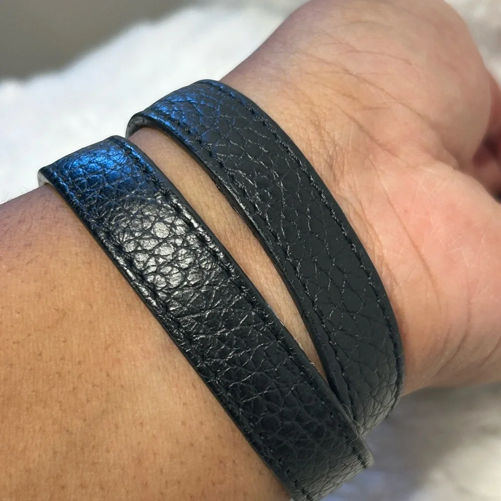 Louis Vuitton Black‎ Leather Slim Bracelet